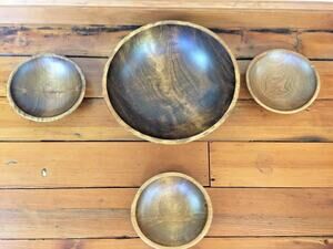 Set 4 Vtg Mid Century Hardwood International Paper Stamped Wooden Salad Bowl Set